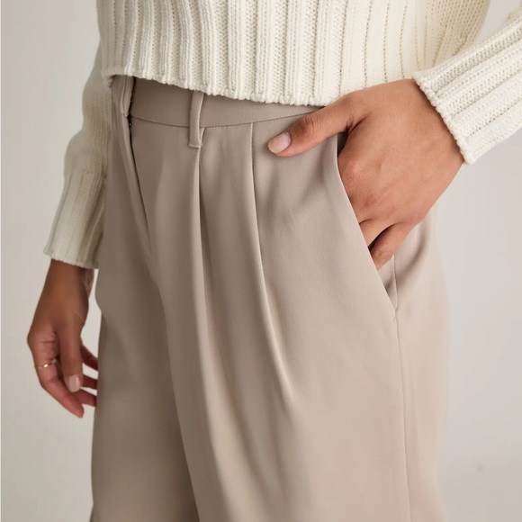 QUINCE women’s Stretch Crepe Pleated Wide Leg Pants - Picture 6 of 16